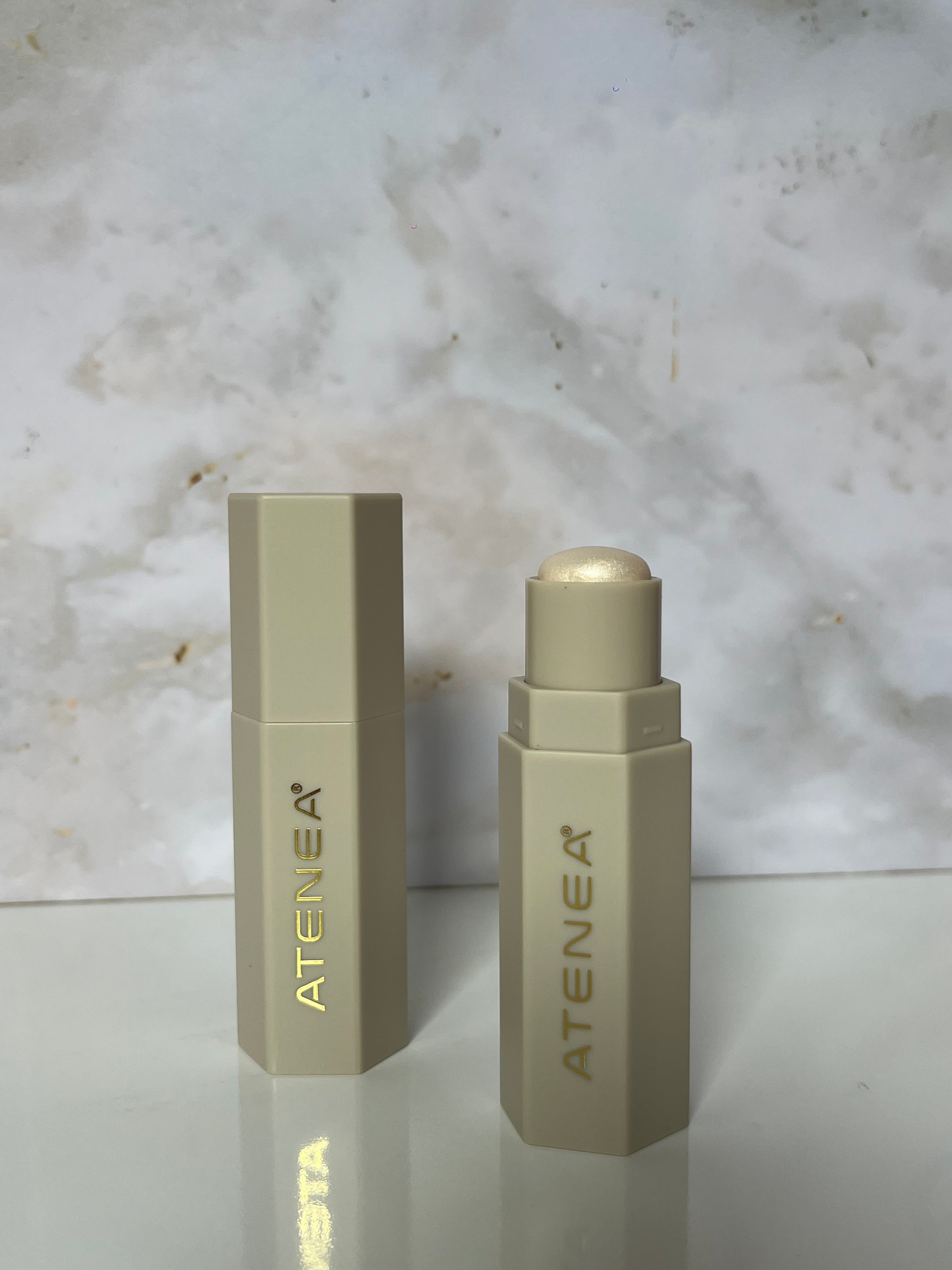 Iluminador en Barra Atenea